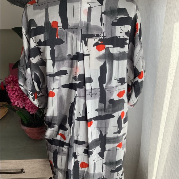 B NEW YORK Oversized Shirt - Picture 2 of 6